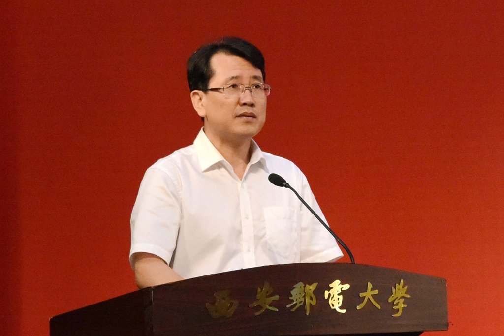 县各级政府发挥“店小二”...